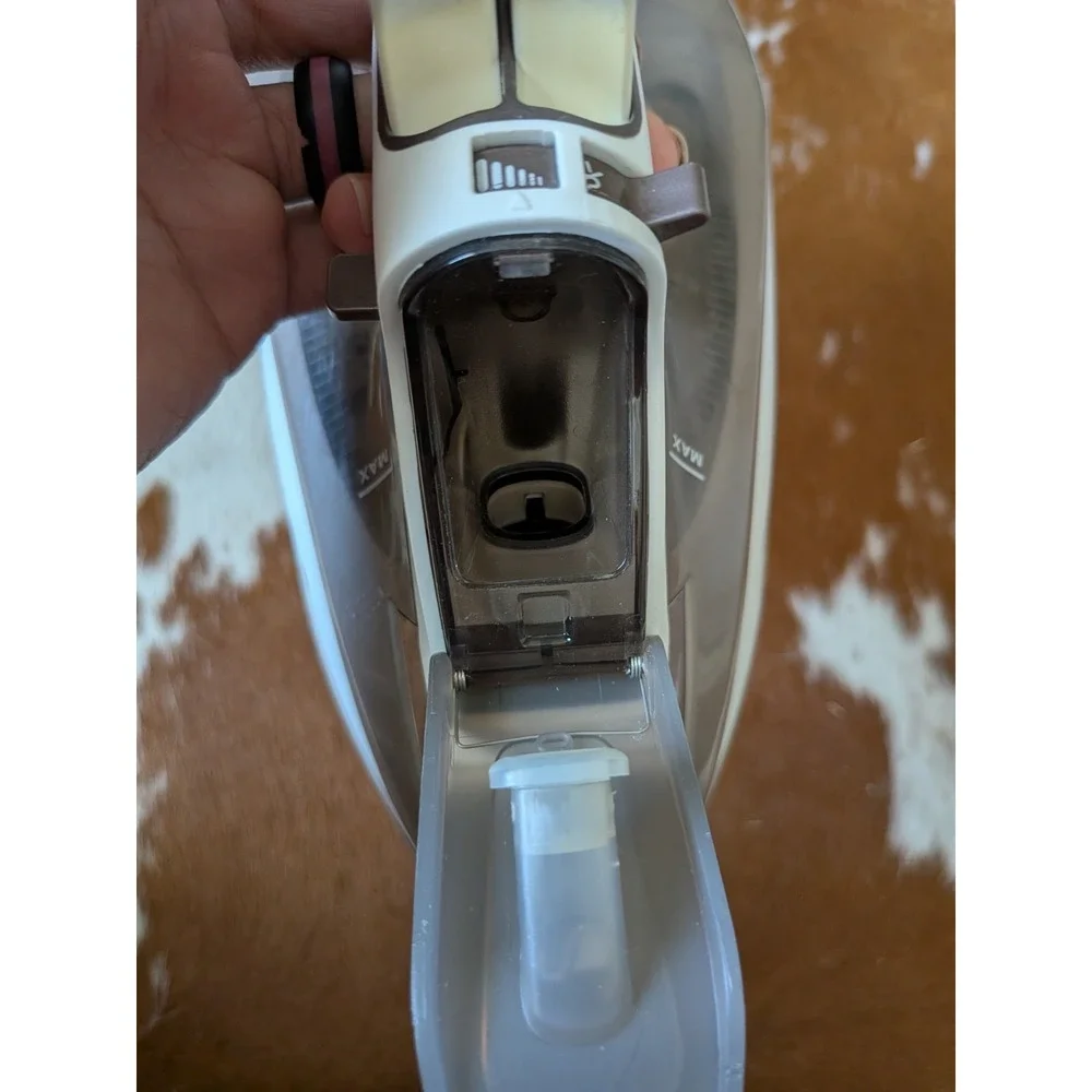 Rowenta Focus DW5080 1700W Electric Steam Iron Made In Germany